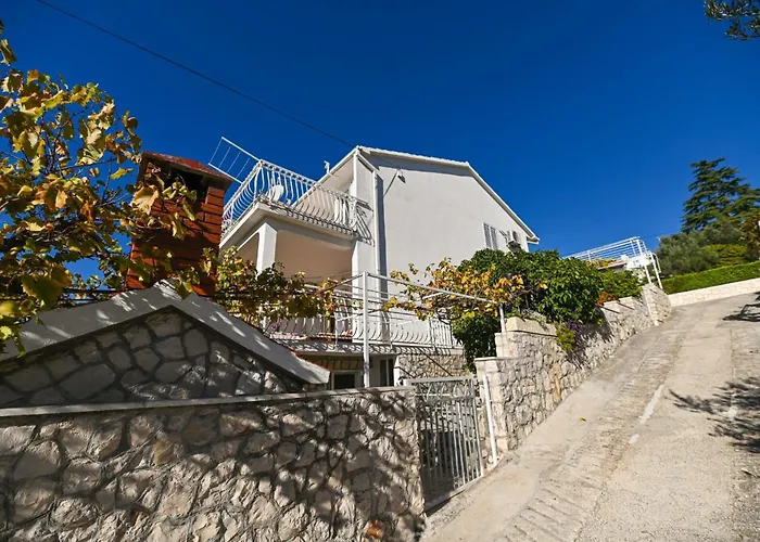 Vlado アパート トロギール